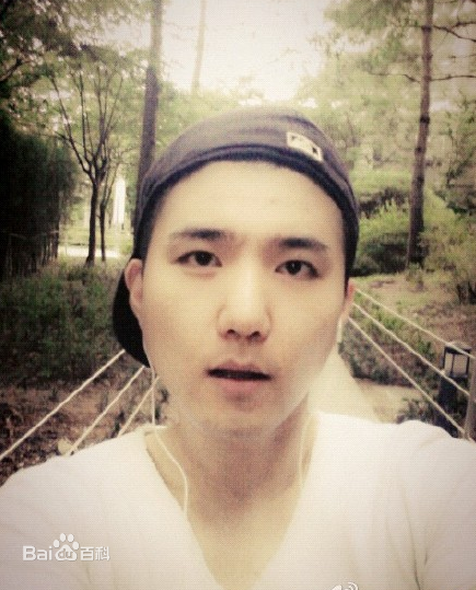 最新金容君()性感图片