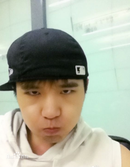 最新金容君()性感图片