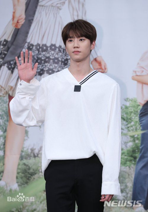 精选李濬荣(Jun)在韩旻修《离别时已别离剧》中的图册