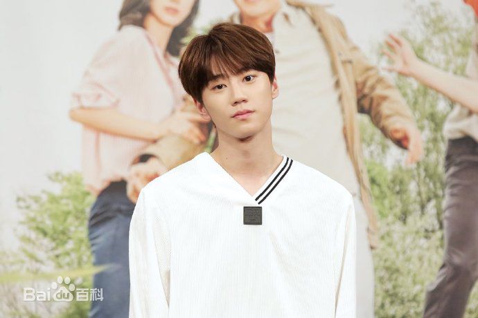 精选李濬荣(Jun)在韩旻修《离别时已别离剧》中的图册