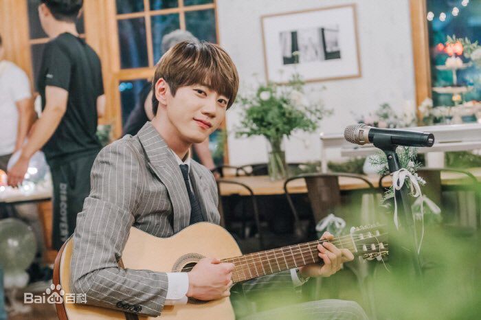 精选李濬荣(Jun)在韩旻修《离别时已别离剧》中的图册