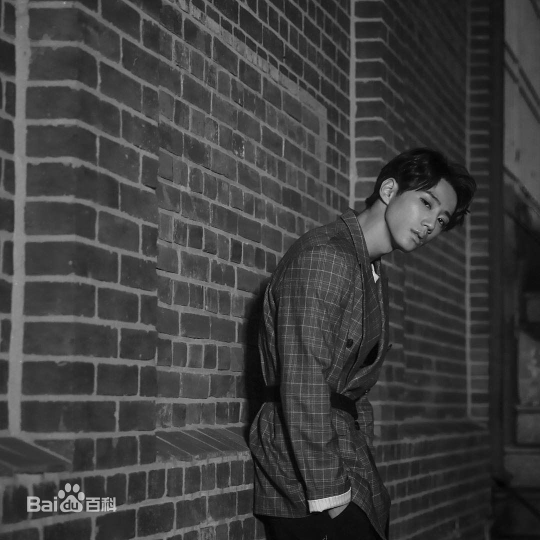 李濬荣(Jun)专辑预告照性感图片图集