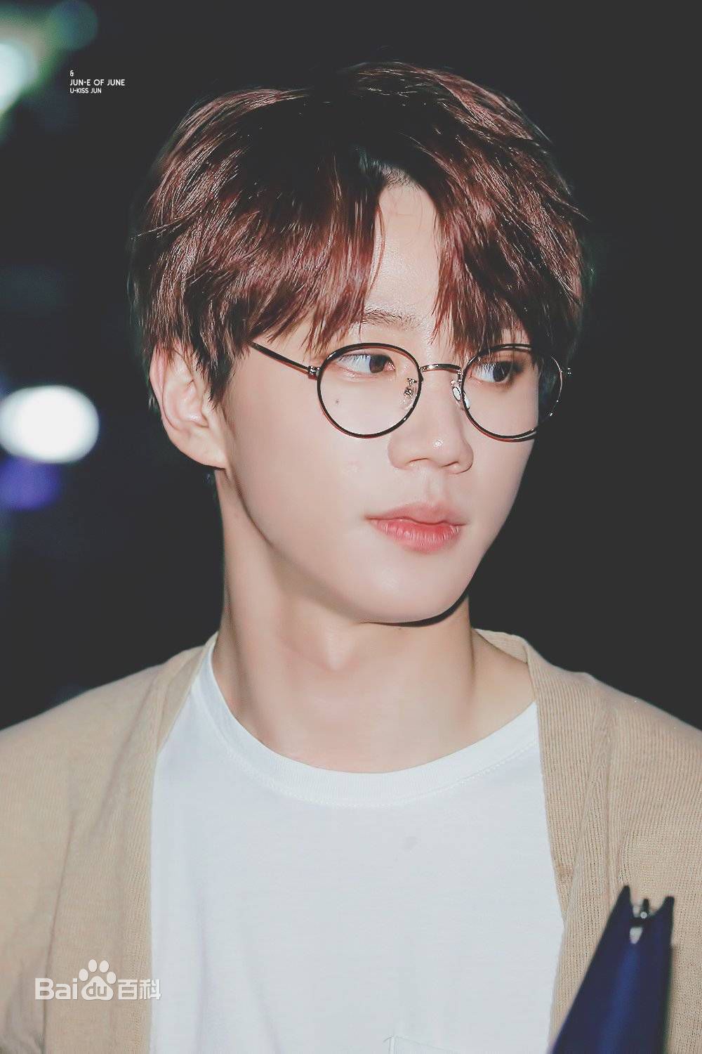 李濬荣(Jun)上班照前后照片