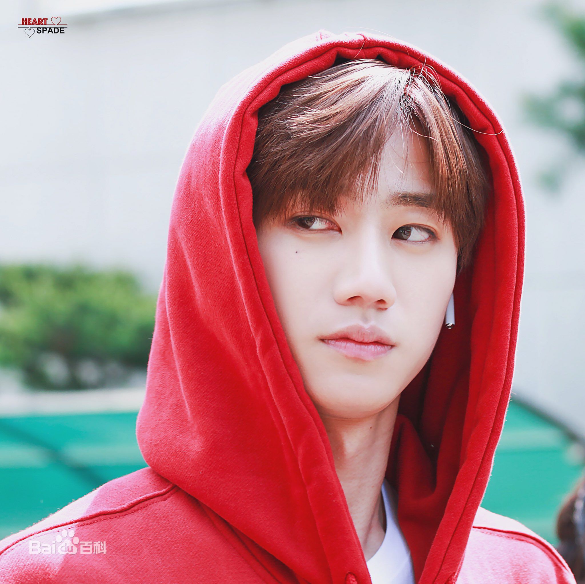 李濬荣(Jun)上班照前后照片