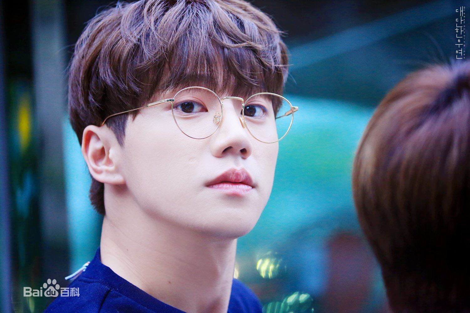 李濬荣(Jun)上班照前后照片