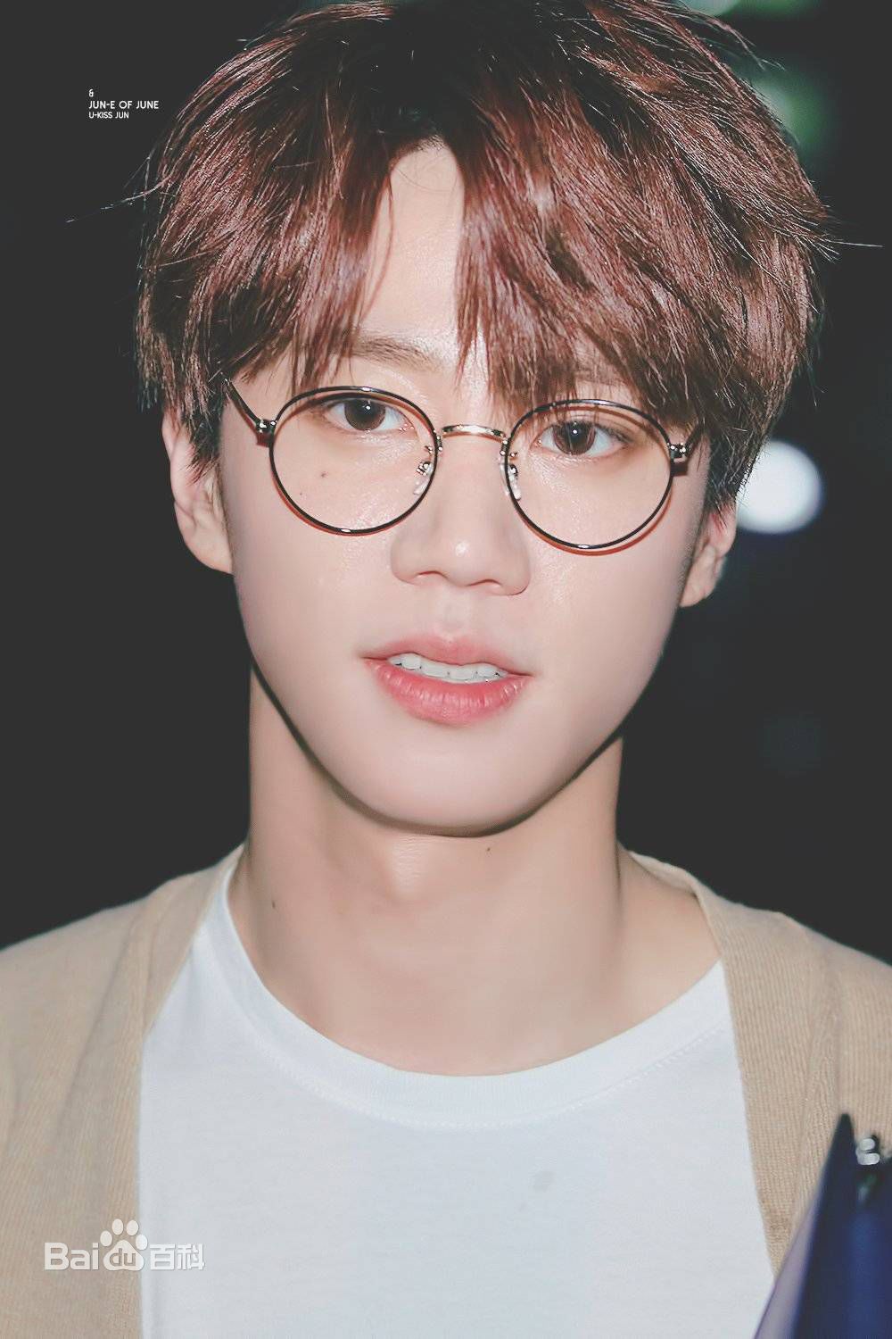 李濬荣(Jun)上班照前后照片