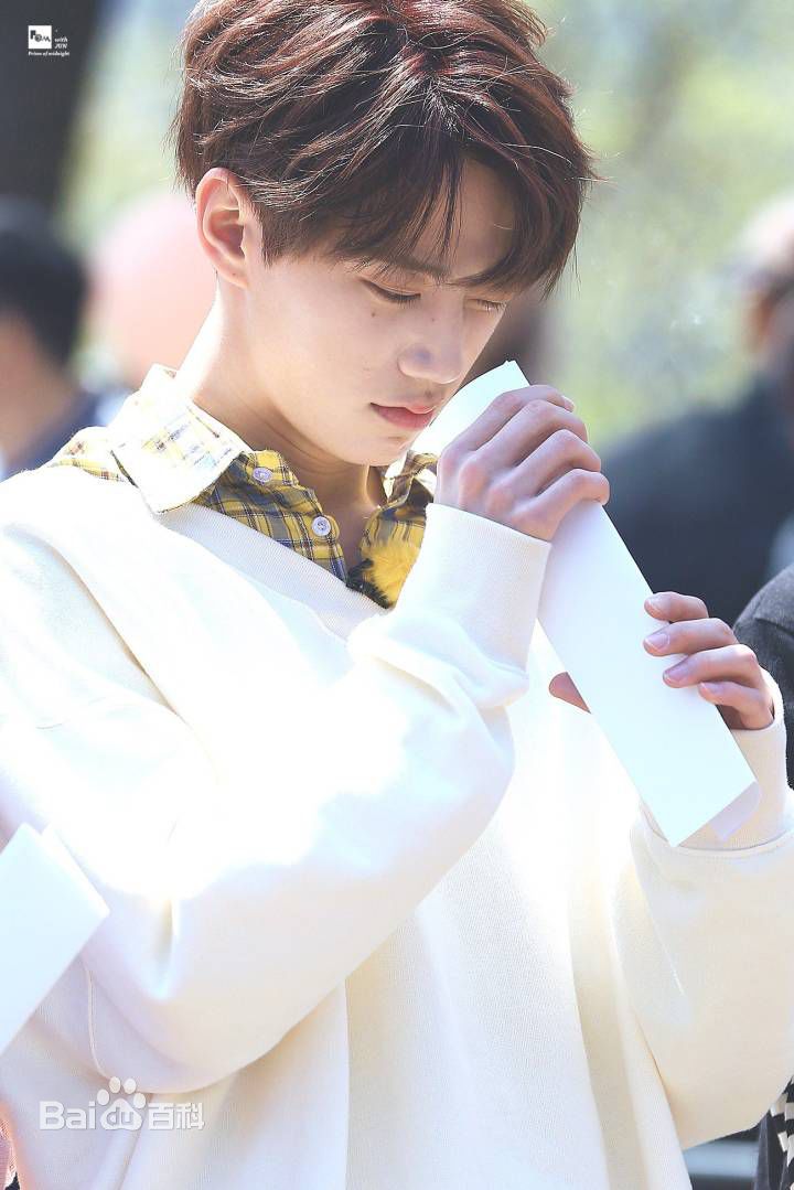 最新李濬荣(Jun)壁纸