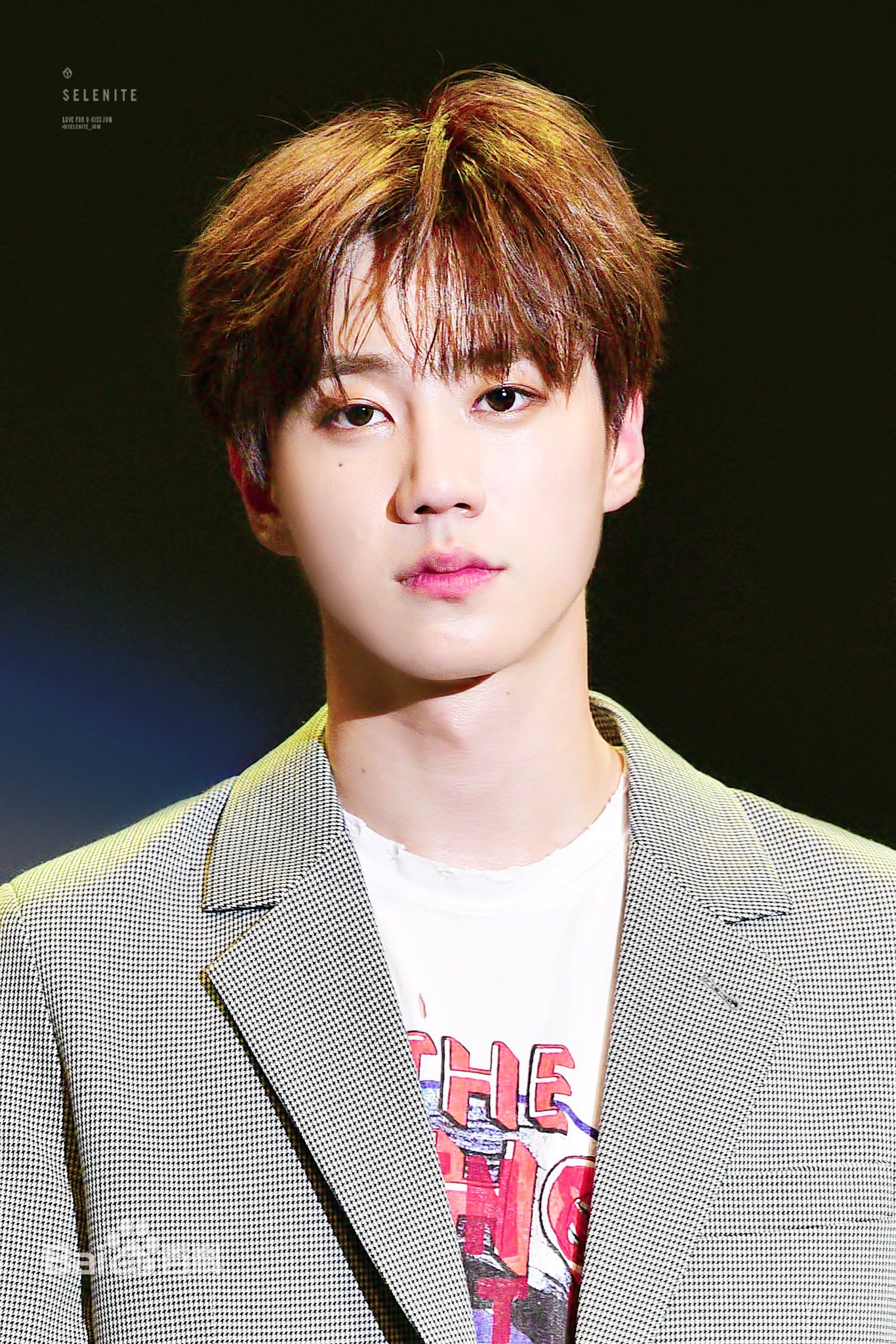 李濬荣(Jun)舞台照图片图集