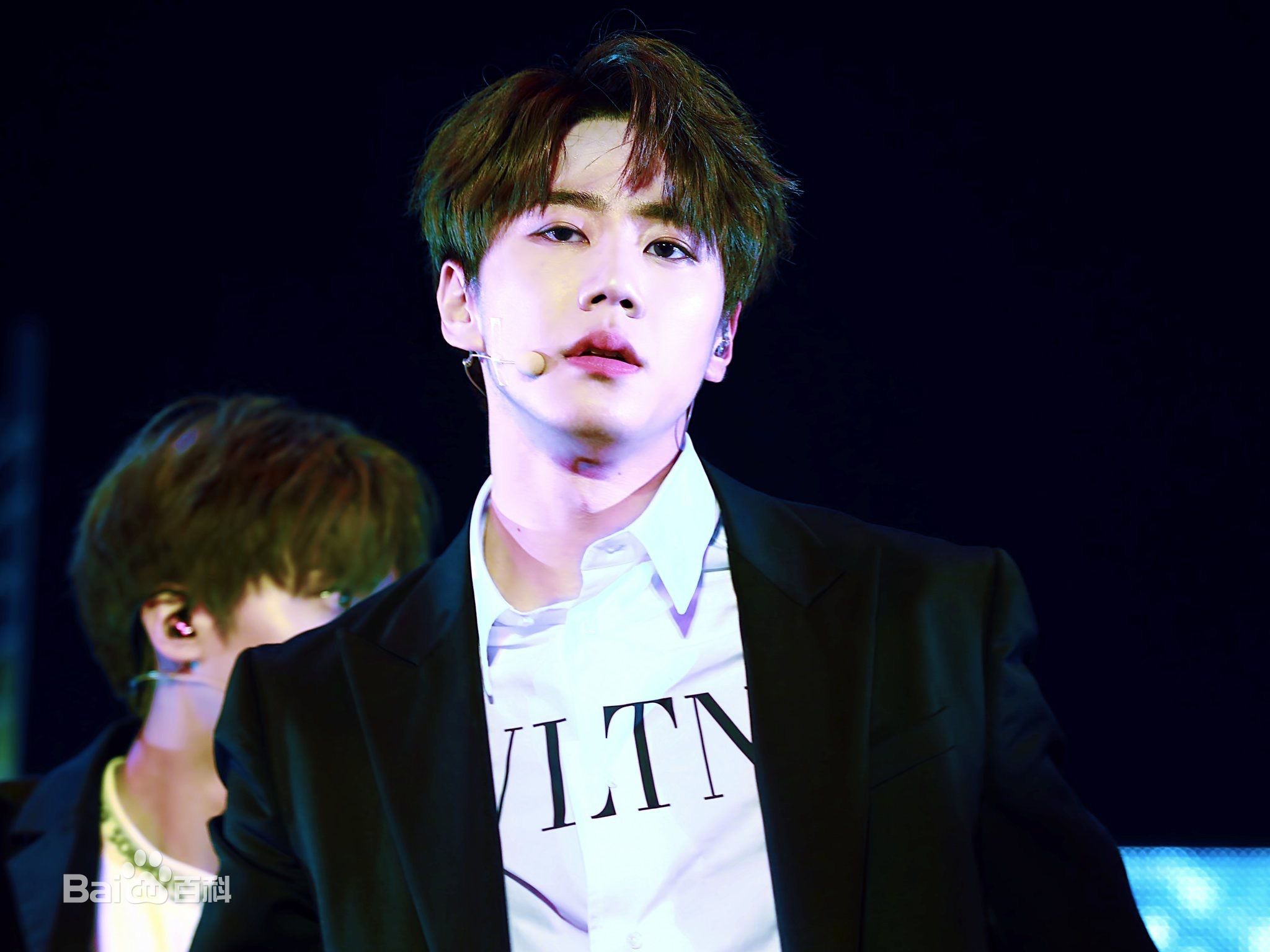 李濬荣(Jun)舞台照图片图集