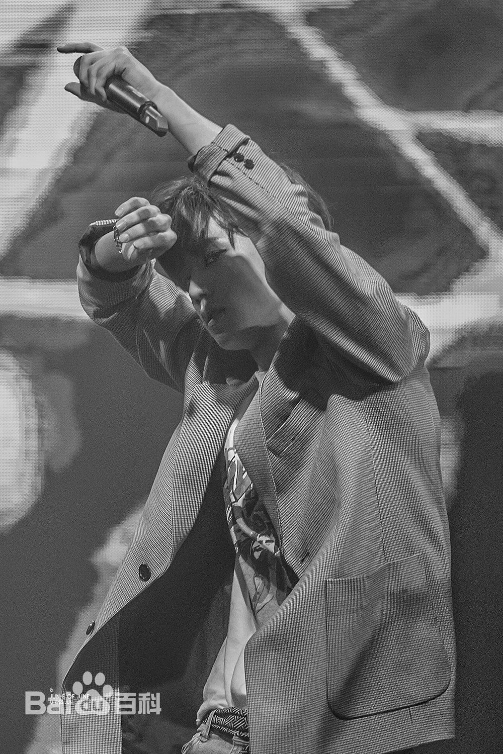 李濬荣(Jun)舞台照图片图集