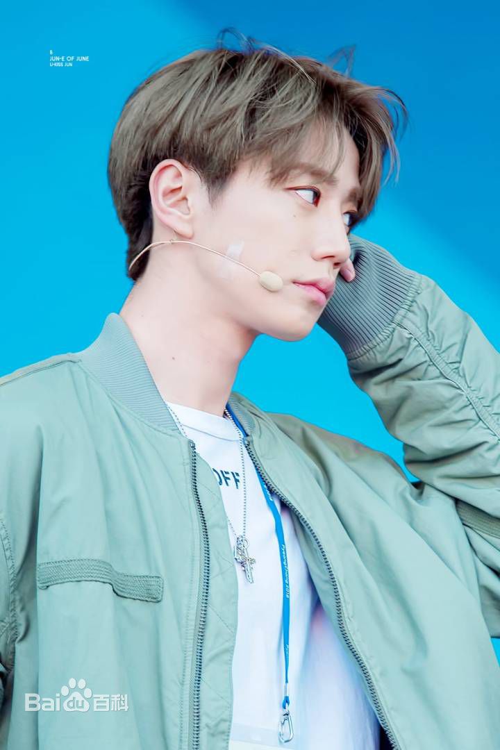 李濬荣(Jun)舞台照图片图集