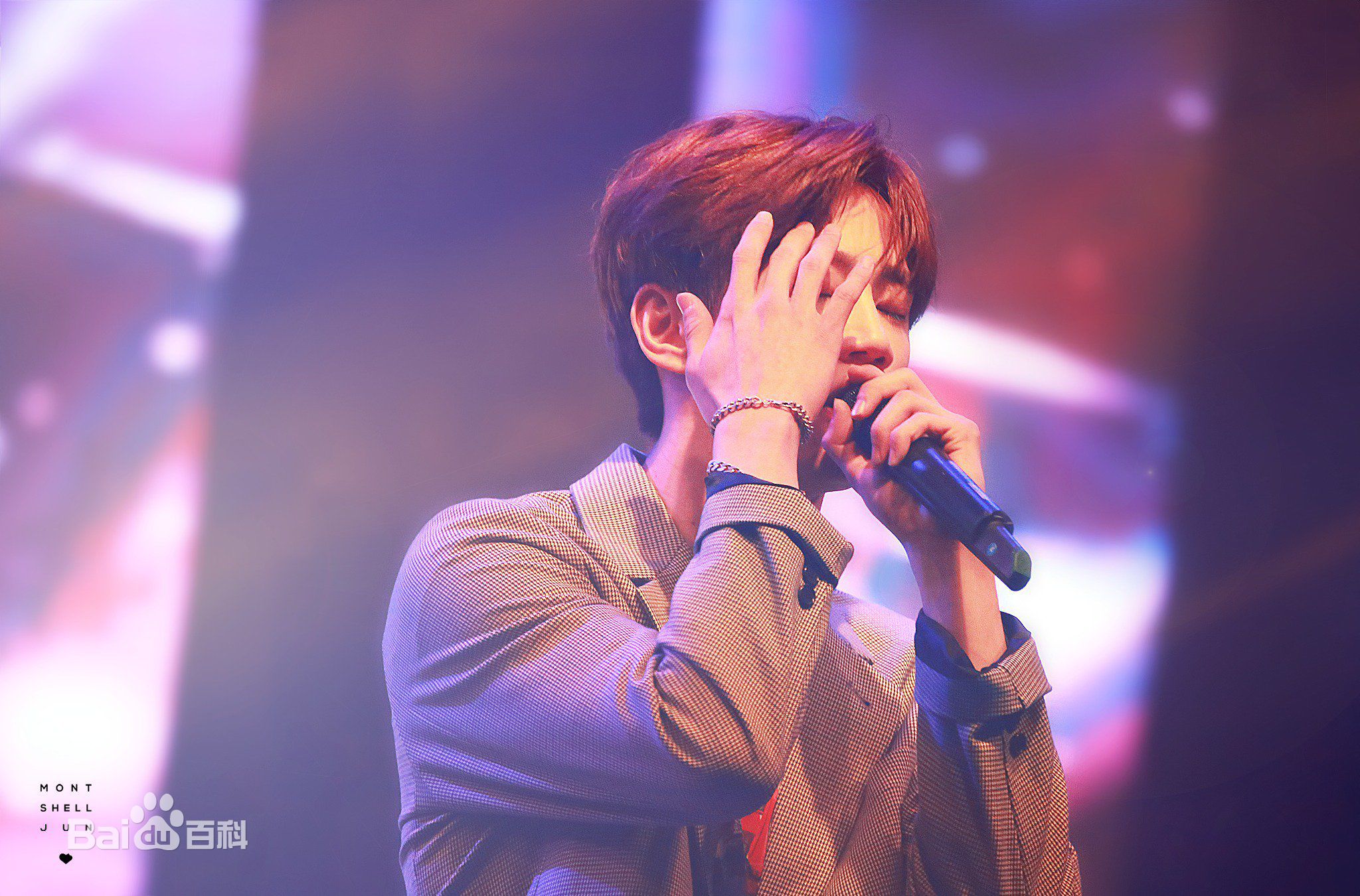 李濬荣(Jun)舞台照图片图集