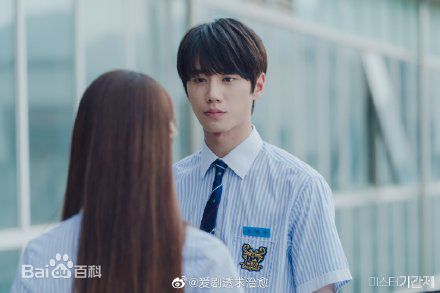 精选李濬荣(Jun)在刘范真《临时工先生》中的图册