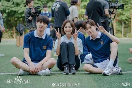 精选李濬荣(Jun)在刘范真《临时工先生》中的图册