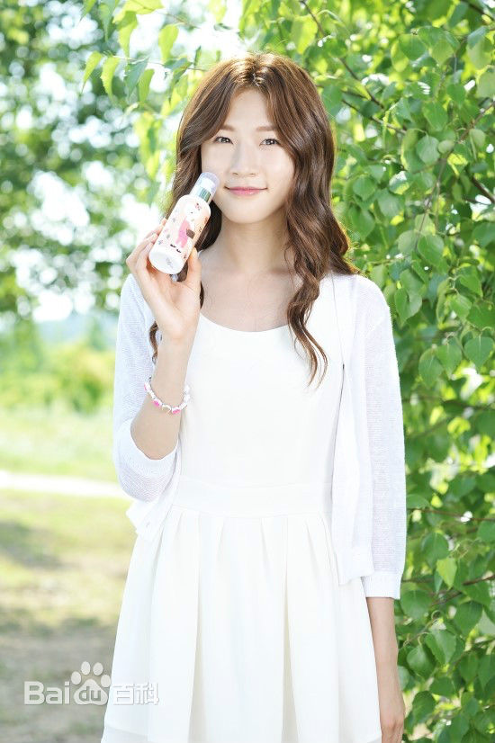 金赛纶(/Kim Sae ron)护肤品代言生活照相册