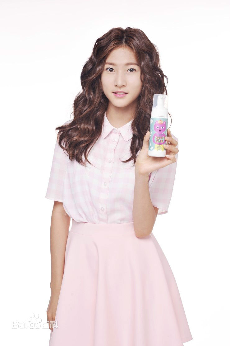 金赛纶(/Kim Sae ron)护肤品代言生活照相册