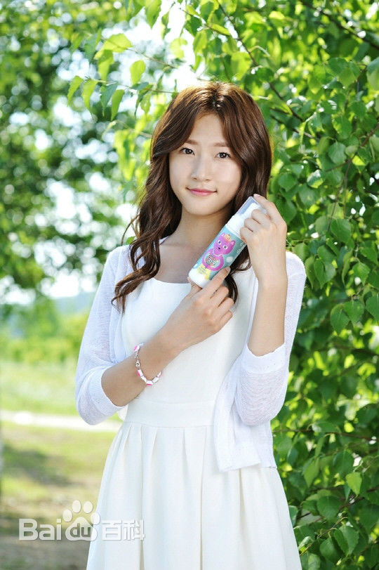 金赛纶(/Kim Sae ron)护肤品代言生活照相册