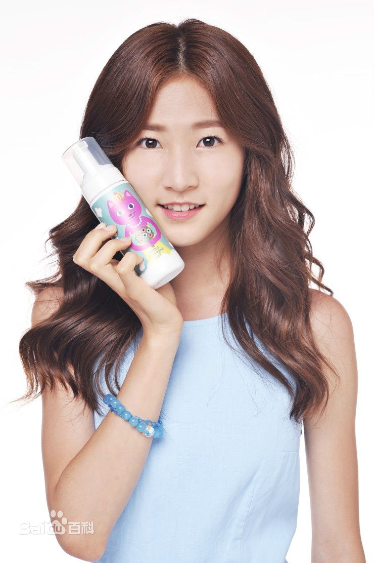 金赛纶(/Kim Sae ron)护肤品代言生活照相册