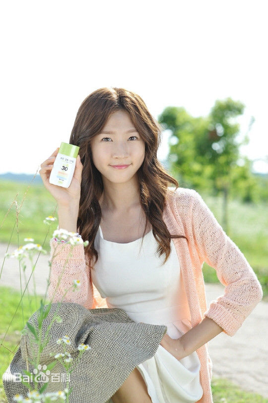 金赛纶(/Kim Sae ron)护肤品代言生活照相册