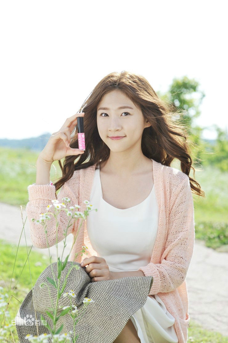 金赛纶(/Kim Sae ron)护肤品代言生活照相册