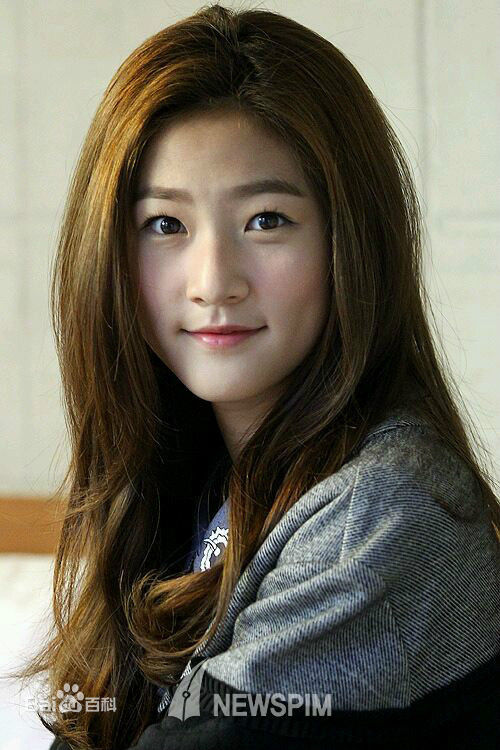 金赛纶(/Kim Sae ron)2014采访性感图片图集