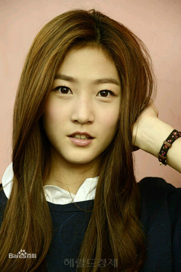 金赛纶(/Kim Sae ron)2014采访性感图片图集