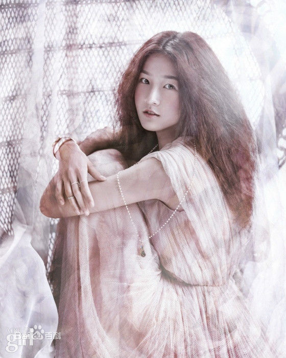 金赛纶(/Kim Sae ron)VOGUE GIRL图片图集