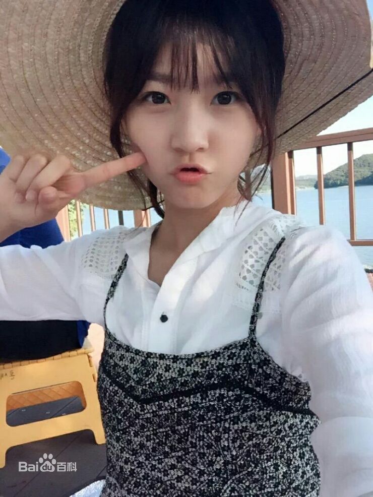 金赛纶(/Kim Sae ron)生活壁纸壁纸