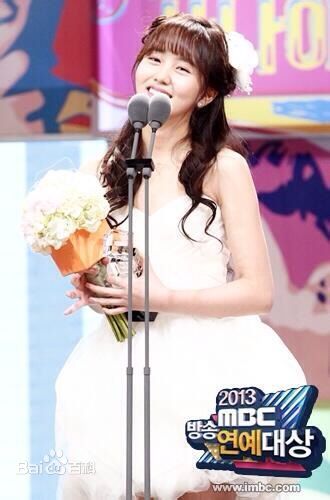 金所泫(，Kim So Hyun)金所炫获奖照图片图集