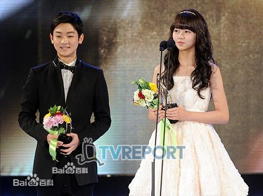 金所泫(，Kim So Hyun)金所炫获奖照图片图集