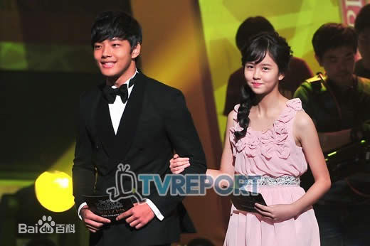 金所泫(，Kim So Hyun)金所炫获奖照图片图集