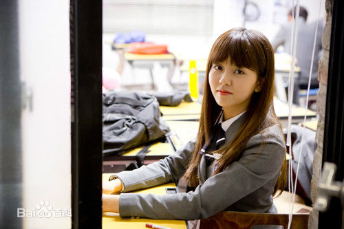 金所泫(，Kim So Hyun)金所炫校服照壁纸壁纸