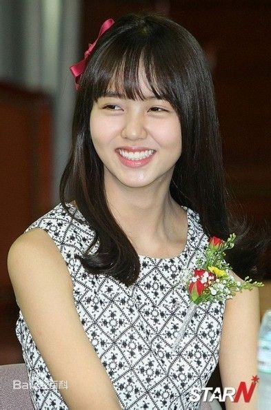 金所泫(，Kim So Hyun)金所炫出席活动照壁纸壁纸