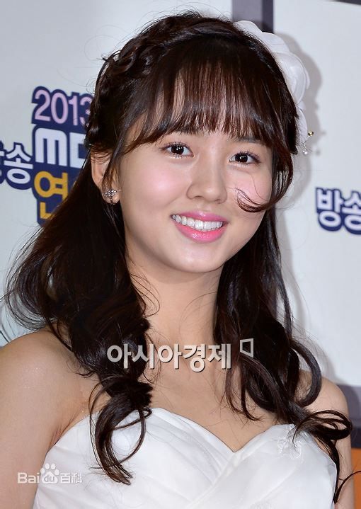 金所泫(，Kim So Hyun)金所炫出席活动照壁纸壁纸