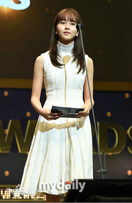 金所泫(，Kim So Hyun)金所炫出席活动照壁纸壁纸