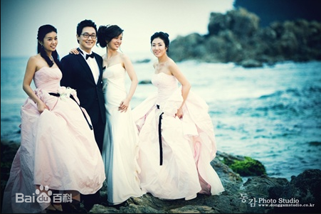 朴成雄()、申恩晶夫妇生活照相册