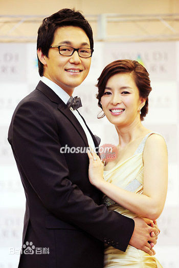 朴成雄()、申恩晶夫妇生活照相册