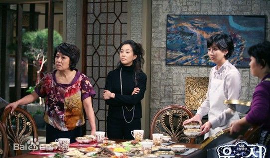 梁静雅()玻璃之城剧照