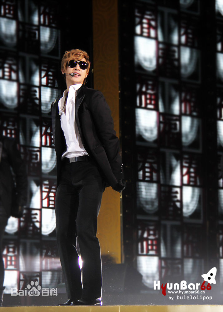 金贤重((韩)Kim Hyun Joong(英)キム·ヒョンジュン(日))辽视春晚前后照片