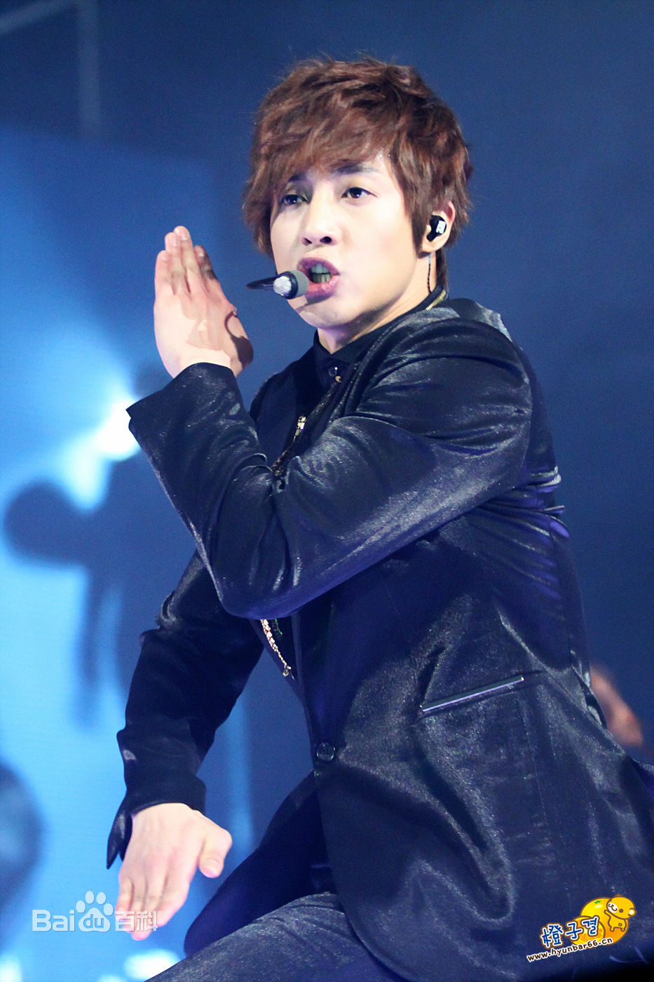 金贤重((韩)Kim Hyun Joong(英)キム·ヒョンジュン(日))辽视春晚前后照片