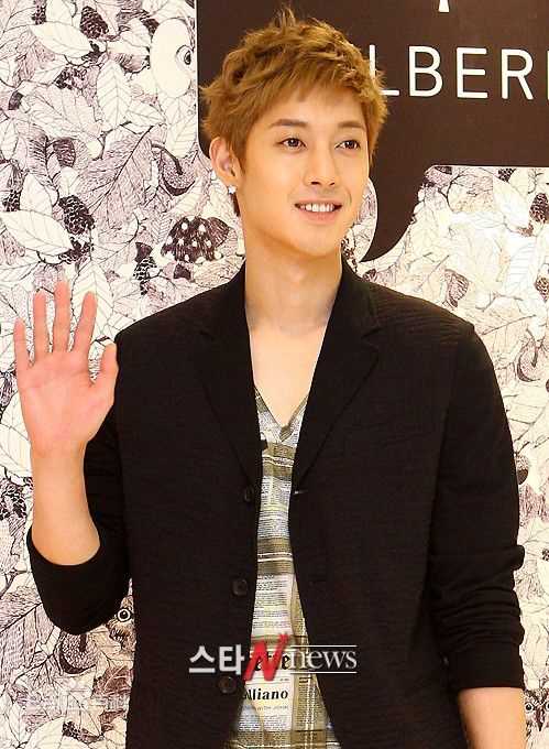 最优质金贤重((韩)Kim Hyun Joong(英)キム·ヒョンジュン(日))精彩图册