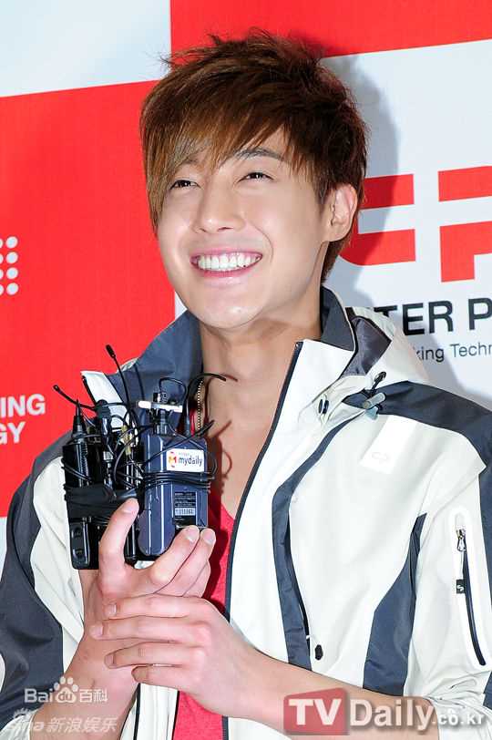 最新金贤重((韩)Kim Hyun Joong(英)キム·ヒョンジュン(日))精彩图册