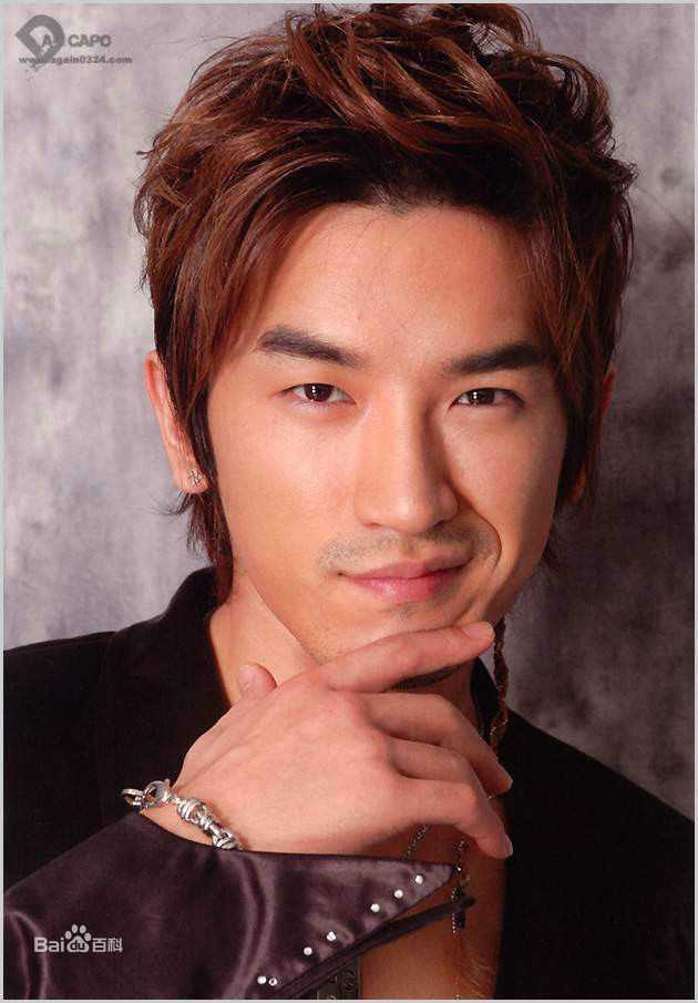 李玟雨(Lee Min Woo/)最新杂志壁纸