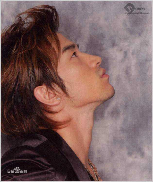 李玟雨(Lee Min Woo/)最新杂志壁纸