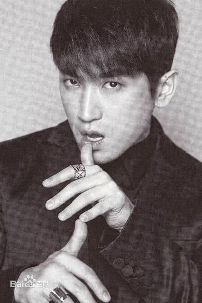 精选李玟雨(Lee Min Woo/)图片