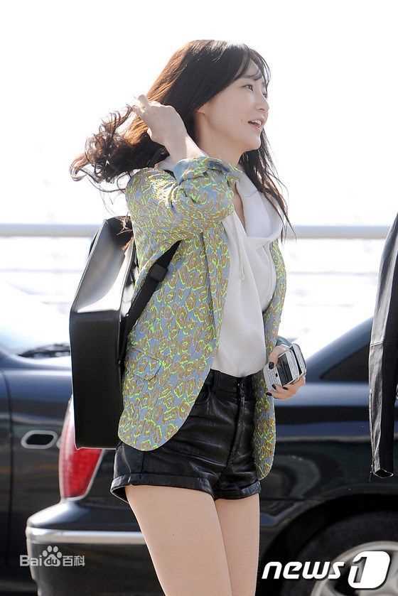 姜敏京(，Kang Min Kyung)国外活动壁纸壁纸