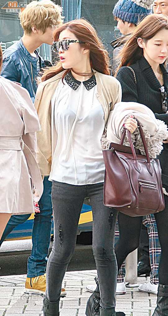 姜敏京(，Kang Min Kyung)国外活动壁纸壁纸