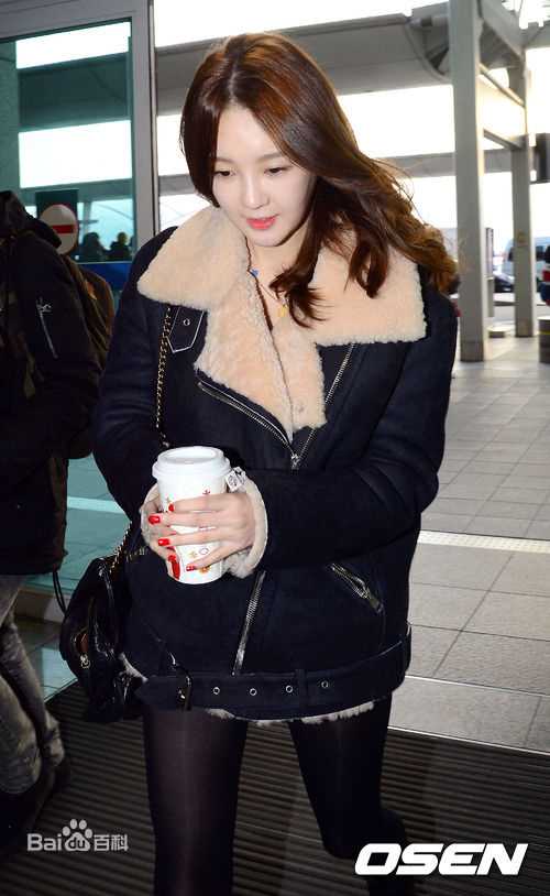 姜敏京(，Kang Min Kyung)国外活动壁纸壁纸