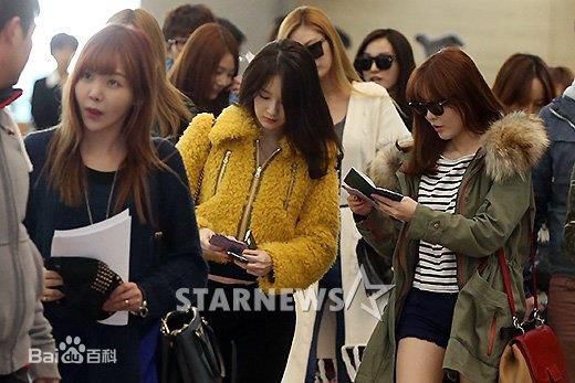 姜敏京(，Kang Min Kyung)国外活动壁纸壁纸