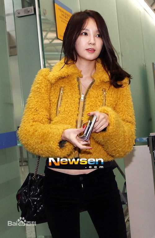 姜敏京(，Kang Min Kyung)国外活动壁纸壁纸